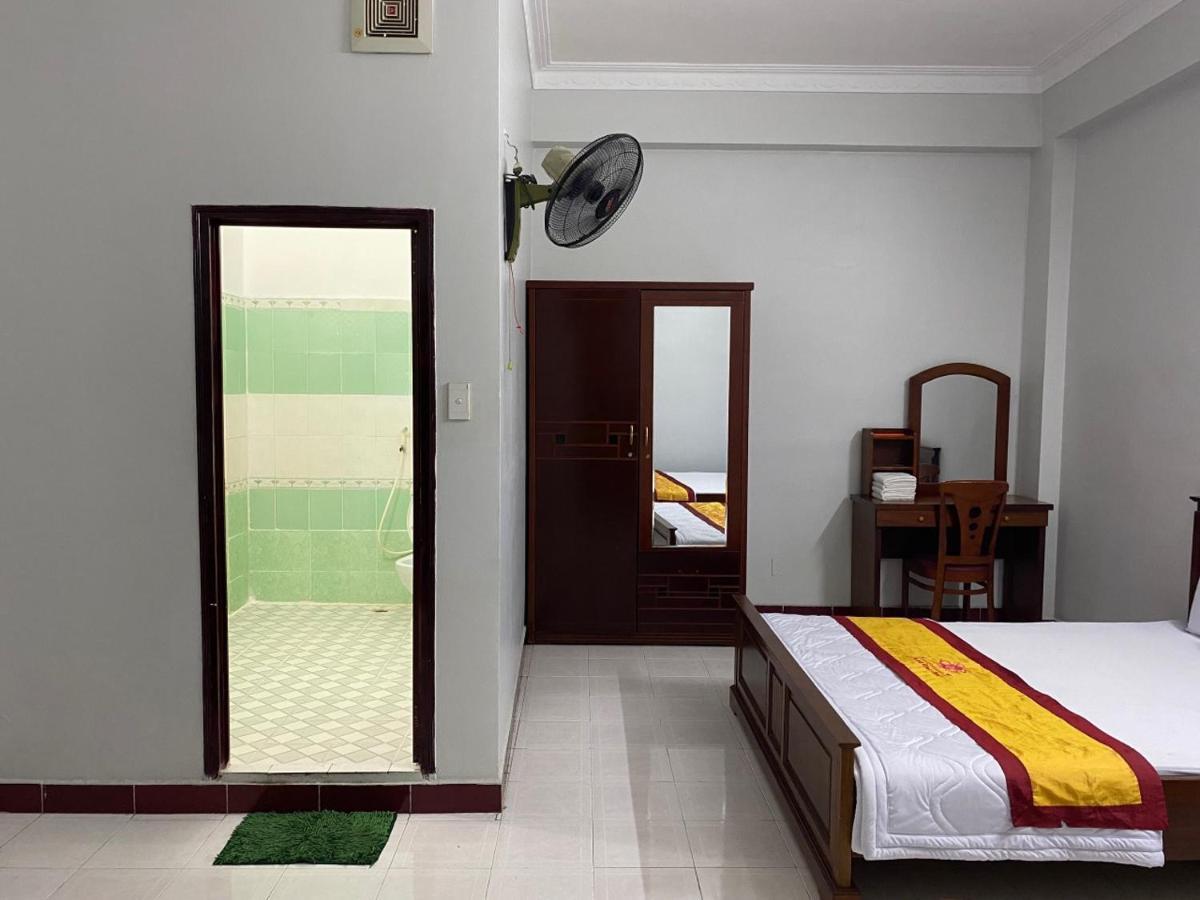 Khach San Thanh Hong Ho Chi Minh City Exterior photo