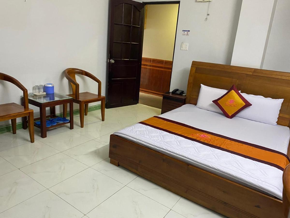Khach San Thanh Hong Ho Chi Minh City Exterior photo