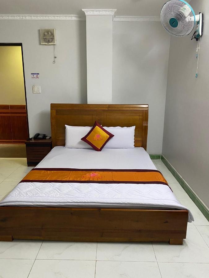 Khach San Thanh Hong Ho Chi Minh City Exterior photo