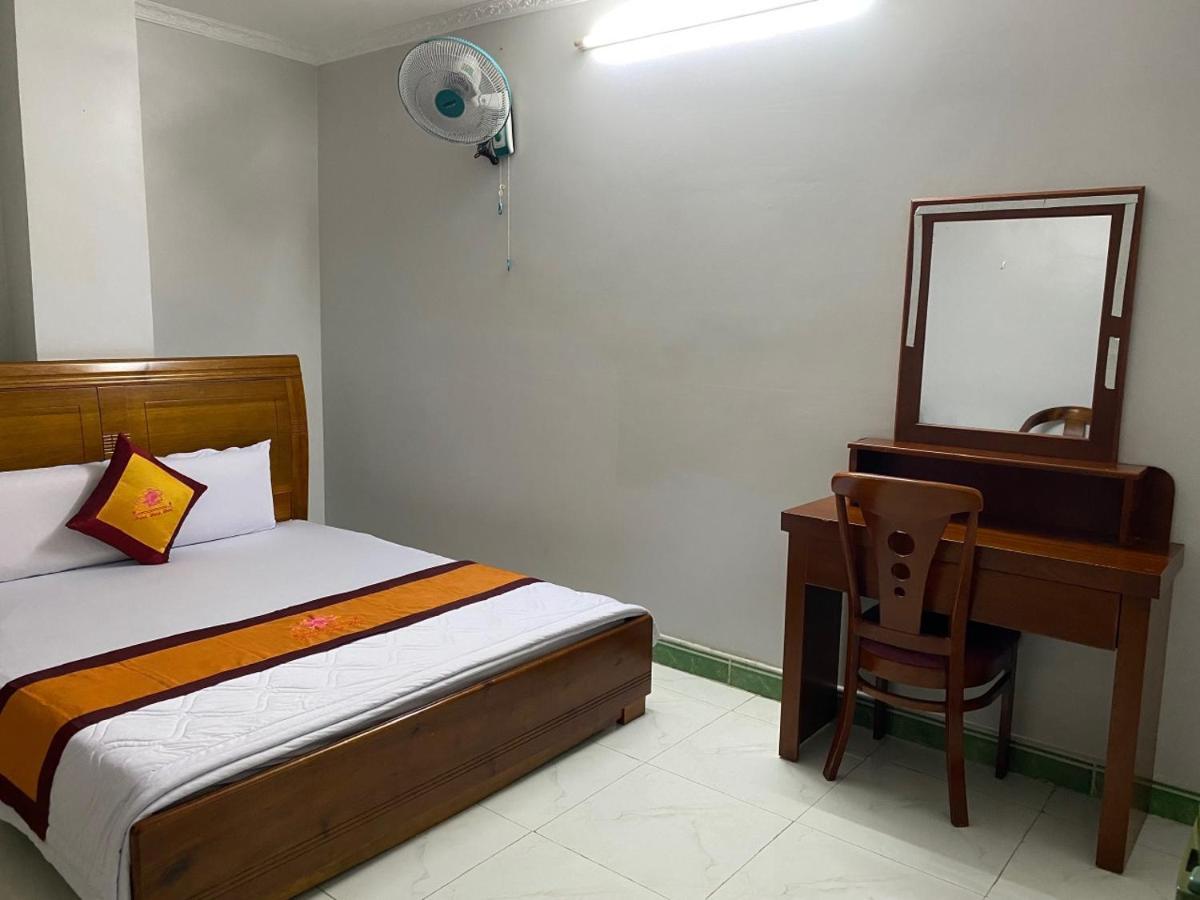 Khach San Thanh Hong Ho Chi Minh City Exterior photo