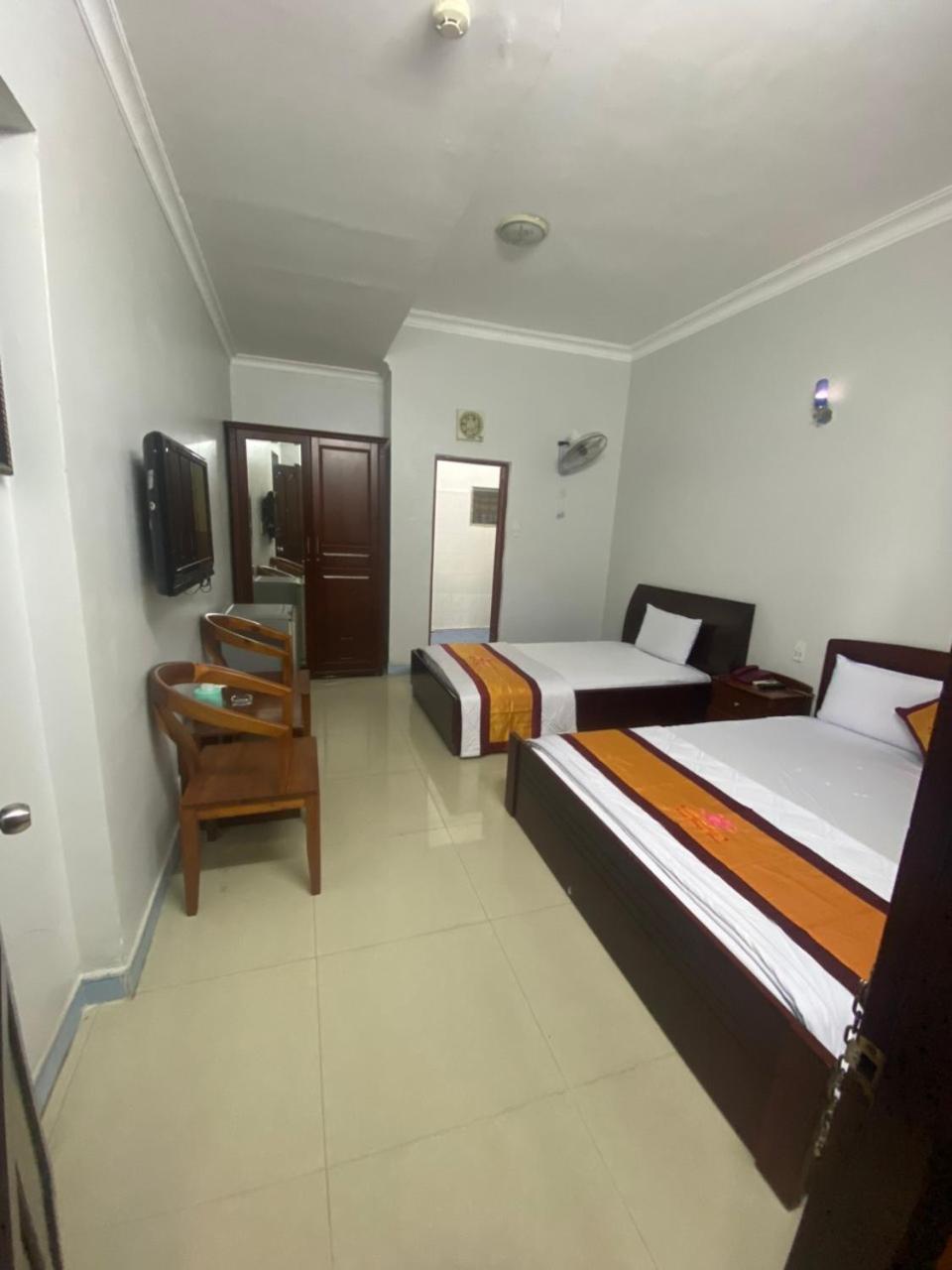 Khach San Thanh Hong Ho Chi Minh City Exterior photo