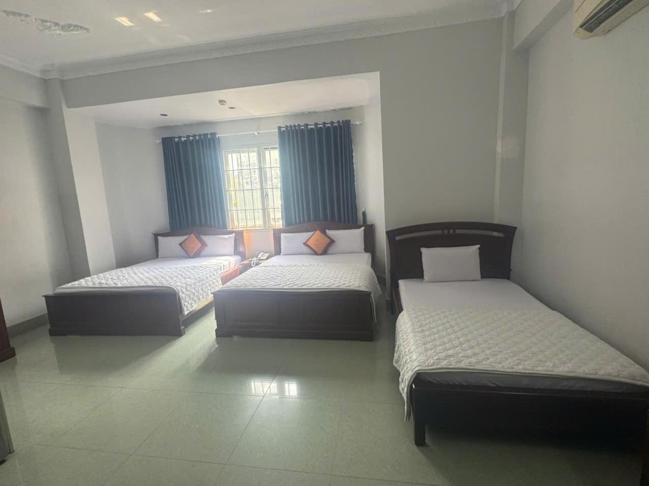 Khach San Thanh Hong Ho Chi Minh City Exterior photo
