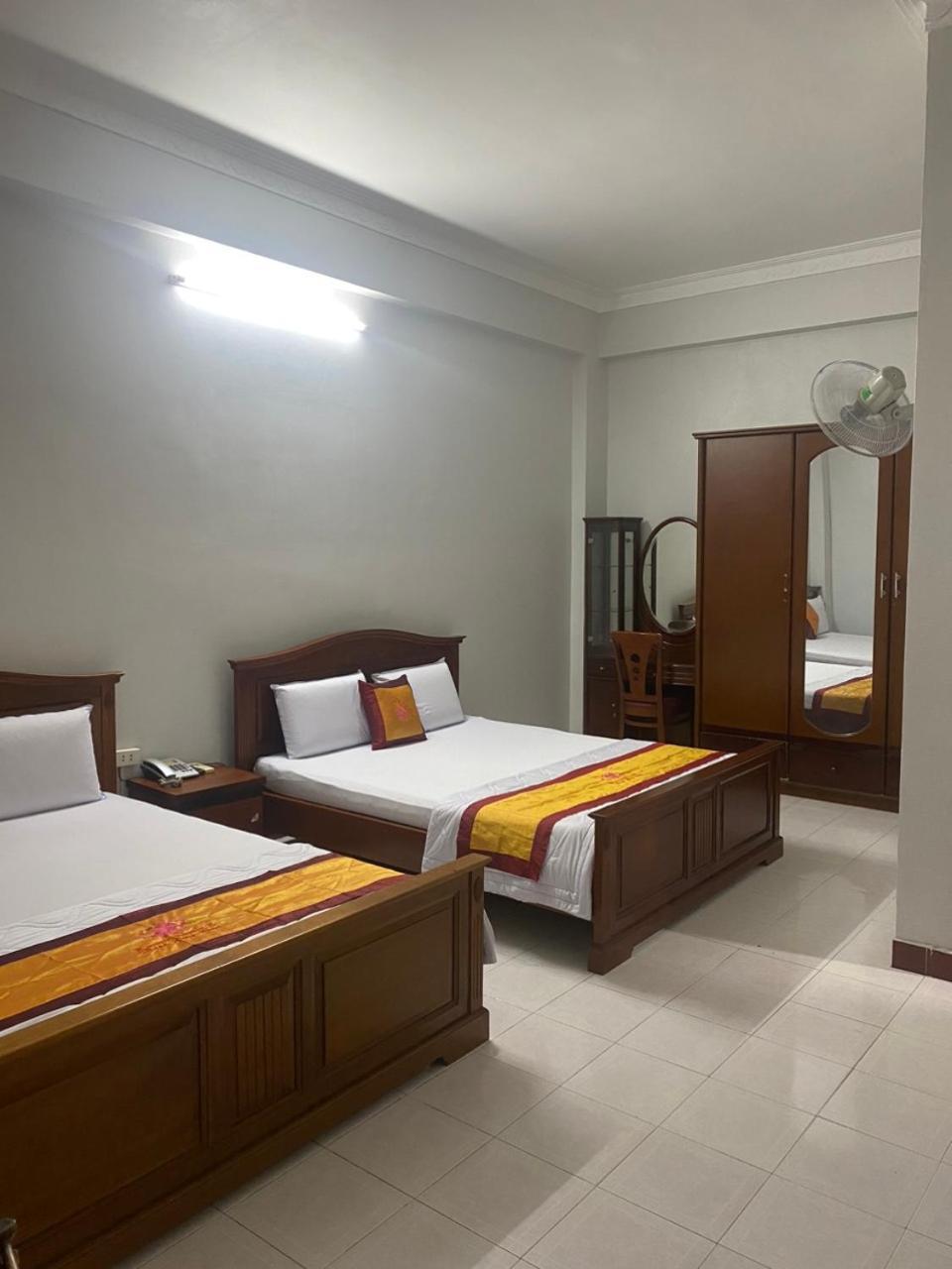 Khach San Thanh Hong Ho Chi Minh City Exterior photo